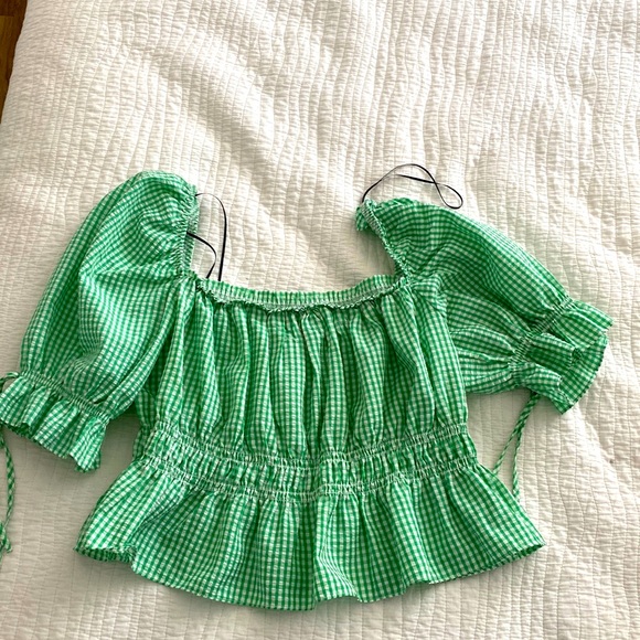 H&M Tops - Green Gingham puff sleeve blouse